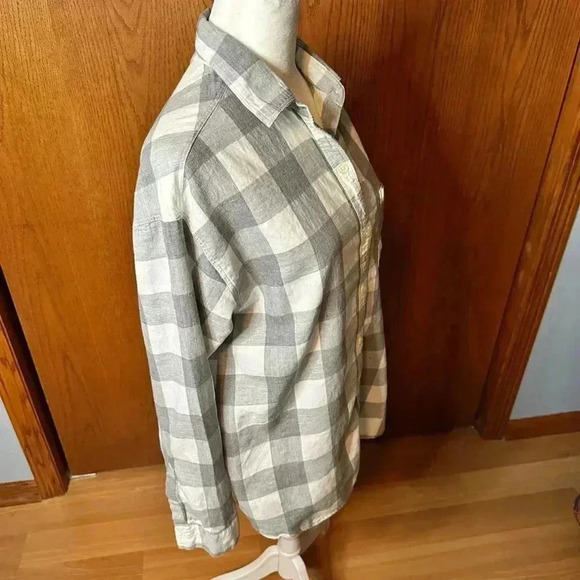 Old Navy Women’s The Boyfriend Shirt Button Down Medium Gray White Cozy - Picture 6 of 16